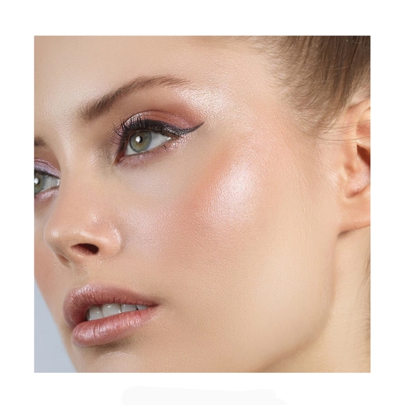 Stila Heaven's Hue Highlighter - Picture 6 of 7